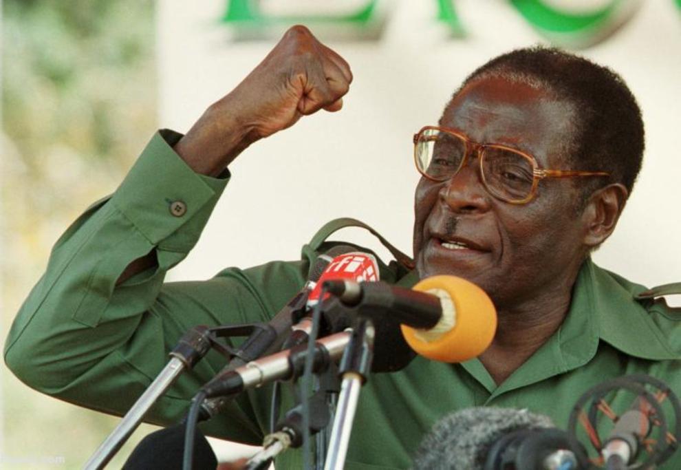 سخنرانی موگابه در نشست انتخاباتی سال دو هزار 