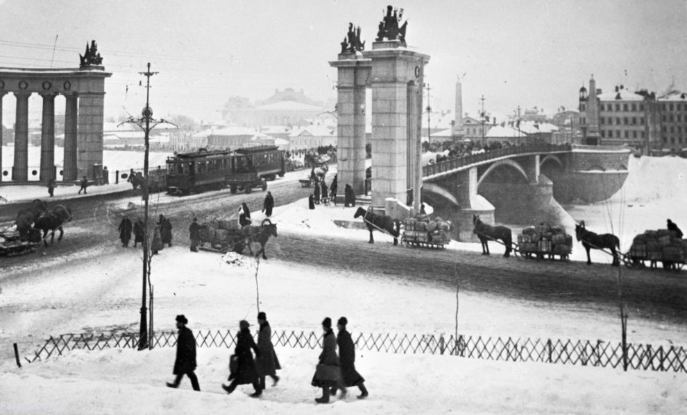 پل بارادینسکی در مسکو 1925