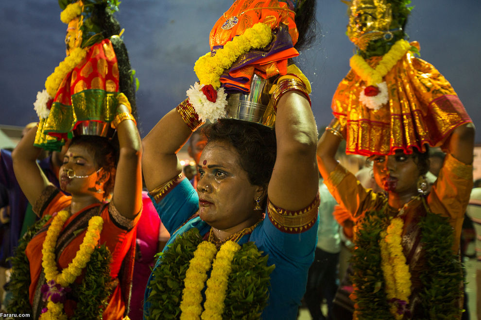 گزارشی از جشن عجیب هندوها(تصاویر)
