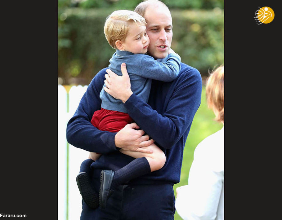 شاهزاده جرج در آغوش پدرش در تور کانادا