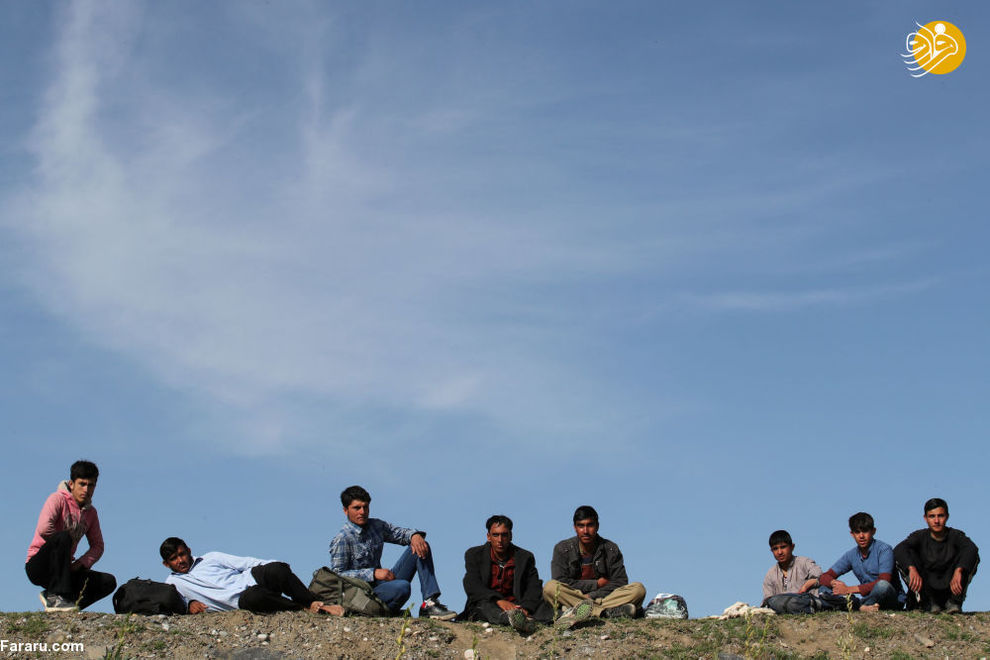 مهاجران افغانستانی در حال انتظار برای عبور از مرزهای ترکیه و ایران در آغری
