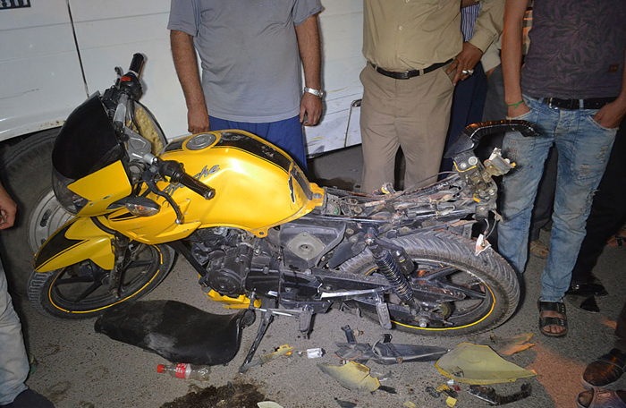 (تصاویر) تصادف مرگبار موتورسیکلت با تریلی