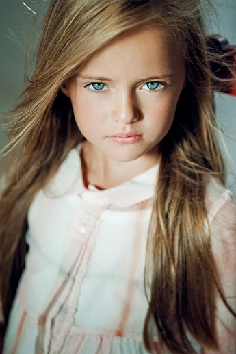 (تصاویر) دختر 8 ساله روسی، نهمین سوپر مدل دنیا