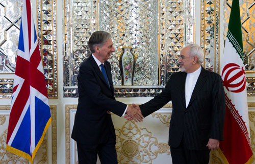ظریف: ایران و انگلیس وارد مرحله جدیدی شدند/ هاموند: بازگشایی سفارت اولین قدم است