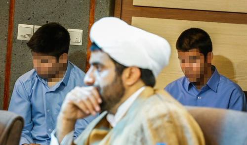 (تصاویر) قاتل ستایش در حضور دادستان تهران
