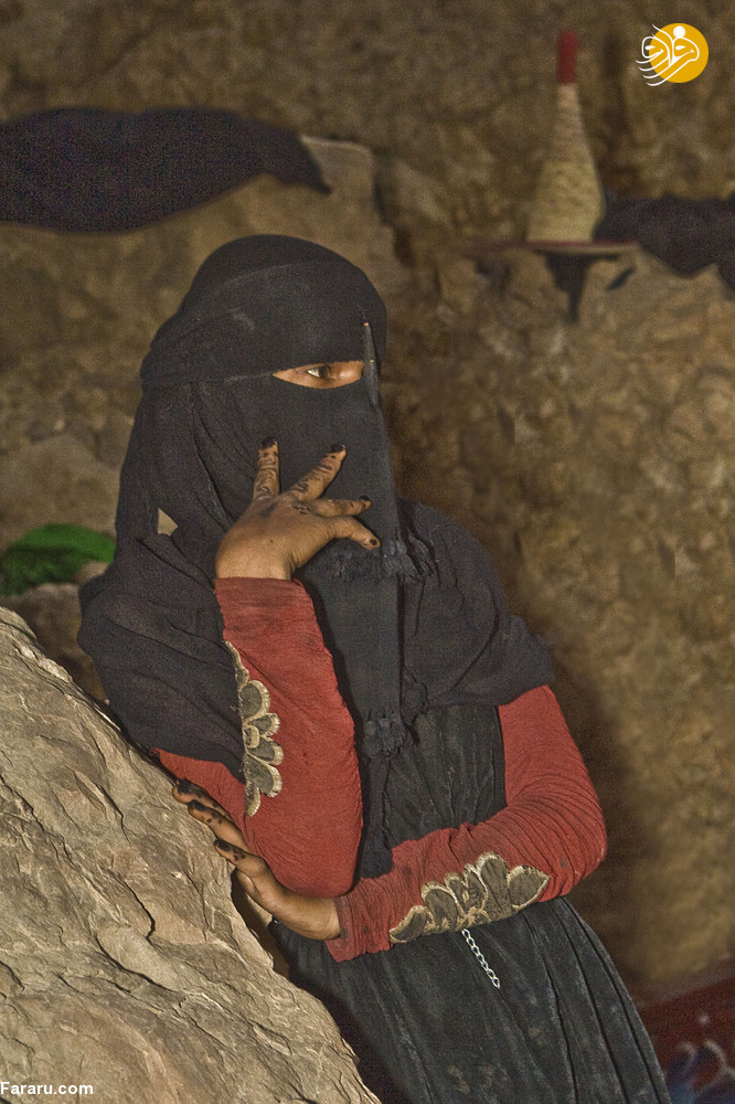 (تصاویر) زنان عجیب در بیابان‌های یمن
