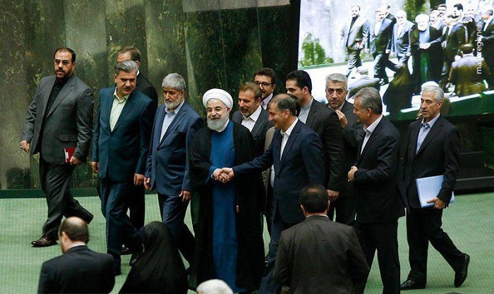 حسن روحانی، مجلس، یکشنبه سیاه و افشاگری!