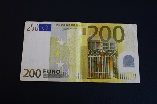 با اسکناس‌های جدید یورو آشنا شوید