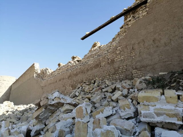 (تصاویر) زلزله بوشهر، قلعه کلات را مجروح کرد