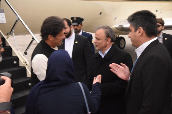 نخست‌وزیر پاکستان وارد مشهد شد