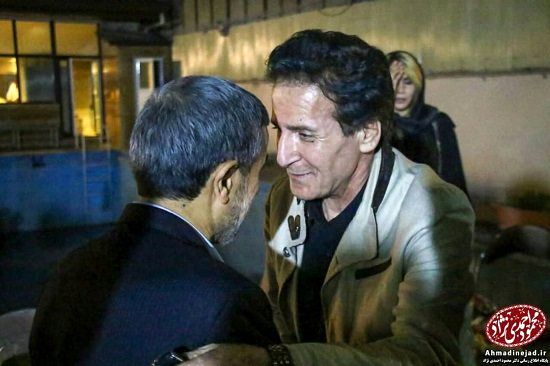(تصاویر) دو بازیگر سرشناس در افطاری احمدی‌نژاد