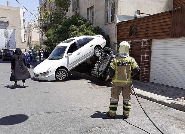 (عکس) تصادف عجیب رانا و هیوندا در خیابانی فرعی در تهران
