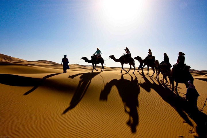 سفر به کویر مصر، روستای زیبای رمل و شب و شتر!