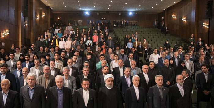 واکنش‌ها به پیشنهاد رفراندوم روحانی؛ دو قطبی انتخاباتی در کار است؟