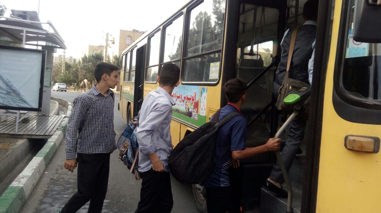 تصادف دو سرویس مدرسه در شیراز