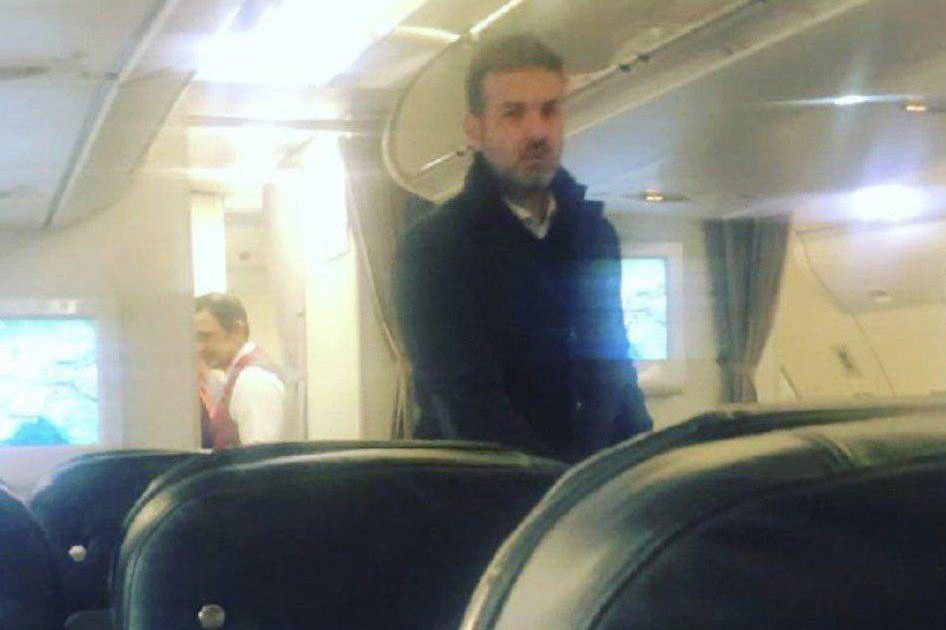 (عکس) تصویری از استراماچونی در هواپیما هنگام ترک ایران