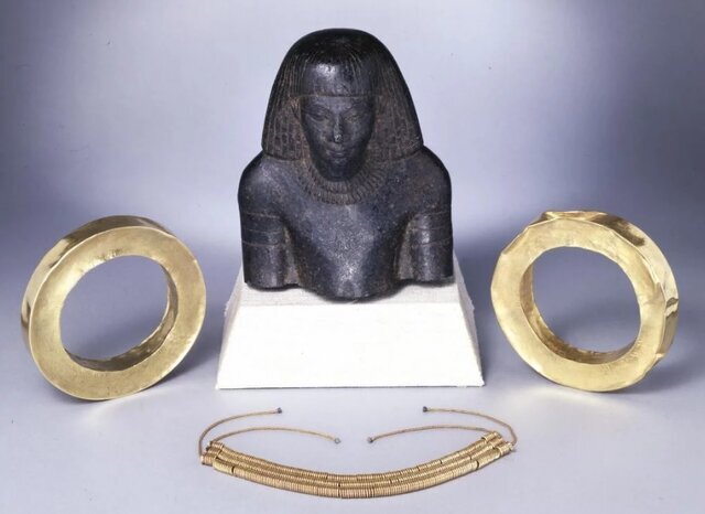 جواهراتی به قدمت چند هزار سال
