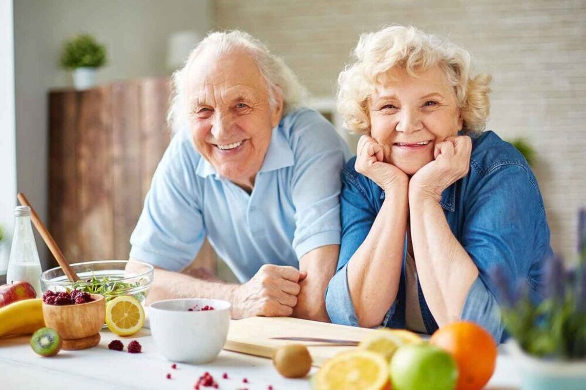بهترین غذا‌ها در دوران سالمندی کدامند؟ / توصیه مهم تغذیه‌ای برای سالمندان