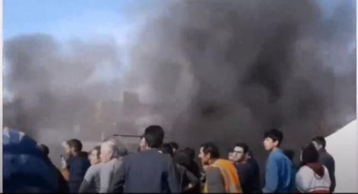 (ویدئو) آتش سوزی 2 چادر زلزله‌زدگان در خوی