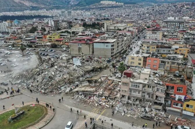 (عکس) ستاره سابق لیگ برتر زیر آوار زلزله ترکیه