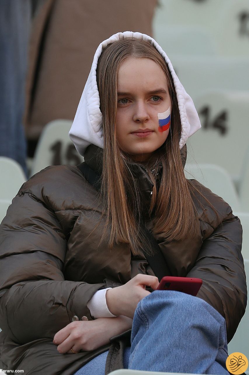 (عکس) دختران روس در ورزشگاه، دختران ایرانی پشت در