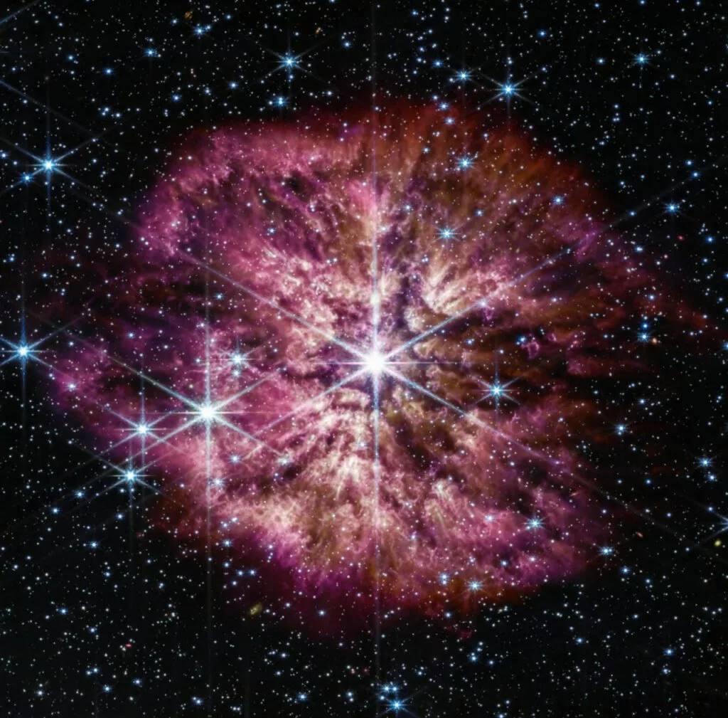 (تصویر) جیمز وب تصویر فوق‌العاده‌ای از یک ستاره پیش از انفجار را منتشر کرد