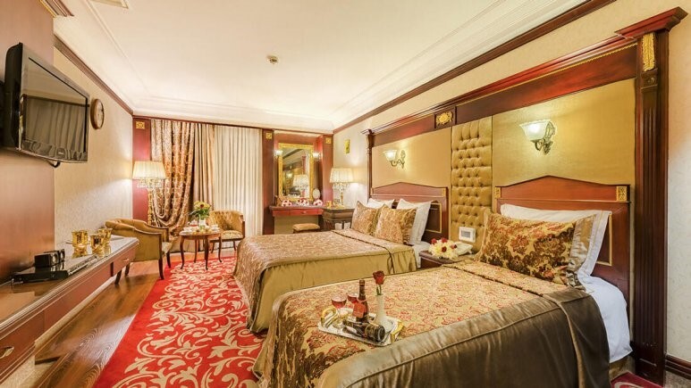 اتاق 2 تخته هتل قصر طلایی مشهد
