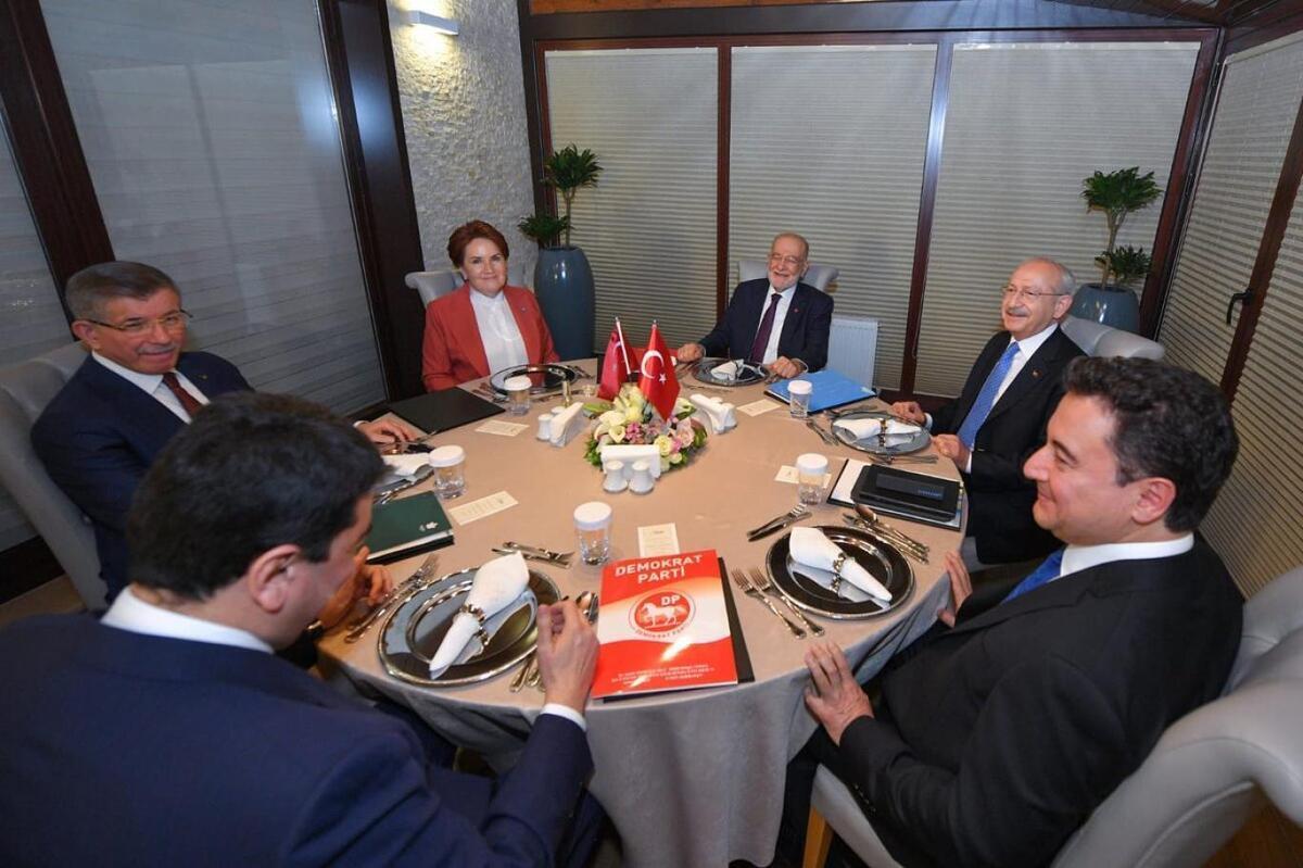 در ترکیه چه خبر است؟ / سیر تا پیاز رقابت نفس‌گیر اردوغان با رقبا