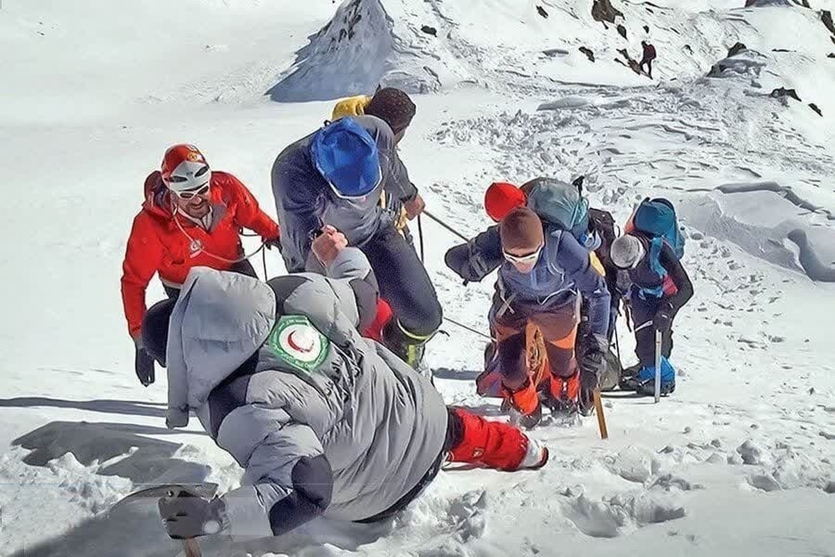 بهمن در ارتفاعات رندوله اشنویه؛ 5 کوهنورد مفقود شدند