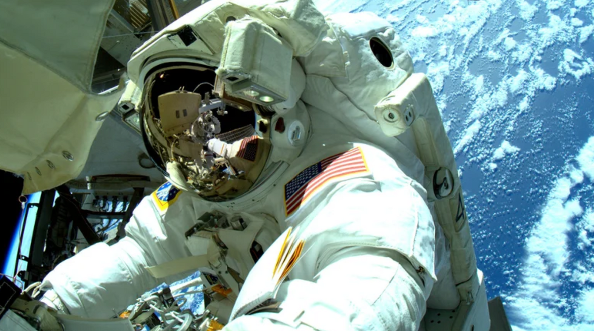 ۱۰ واقعیت جالبِ زندگی فضانوردان در ایستگاه‌های فضایی که نمی‌دانستید