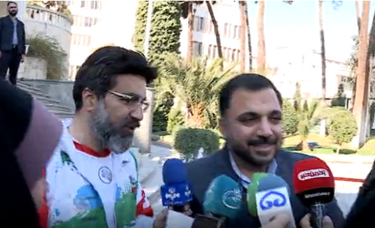 (ویدئو) وقتی لباس خبرنگار صداوسیما سوژه حیاط دولت می‌شود!