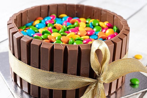 تزیین کیک شکلاتی با ۶ روش زیبا به سبک قنادی