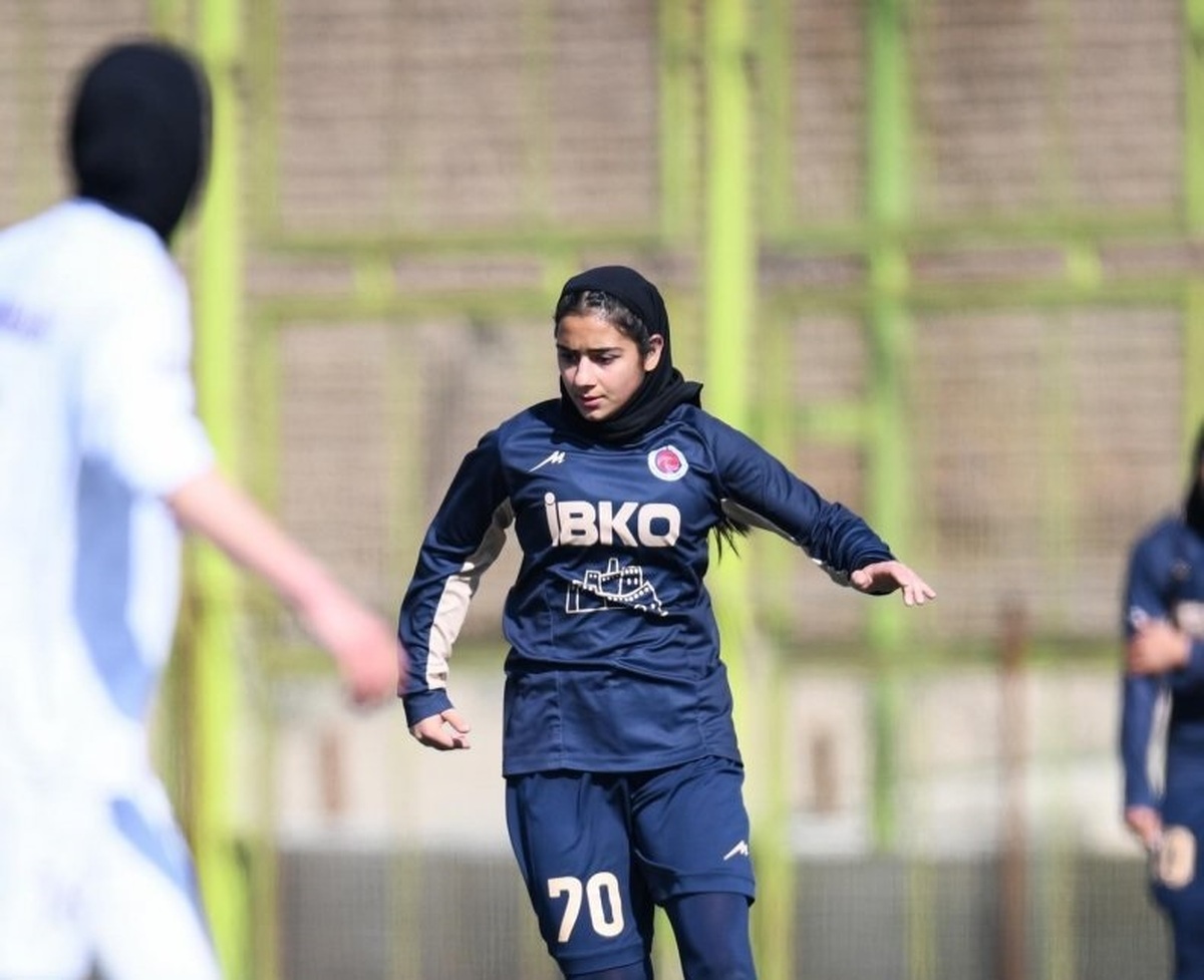 یک دختر 19 ساله، لژیونر آینده فوتبال ایران!