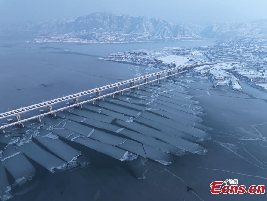 طولانی‌ترین رودخانه جهان در چین یخ زد