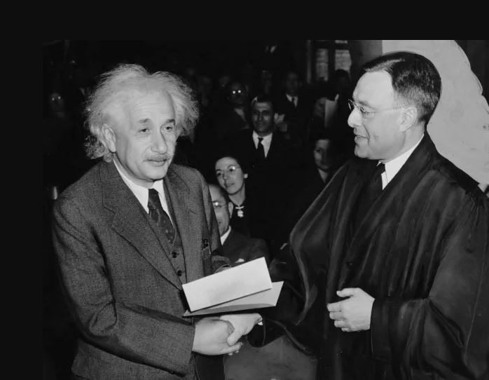 ۷ قانون پرتکلف اینشتین برای یک زندگی بهتر