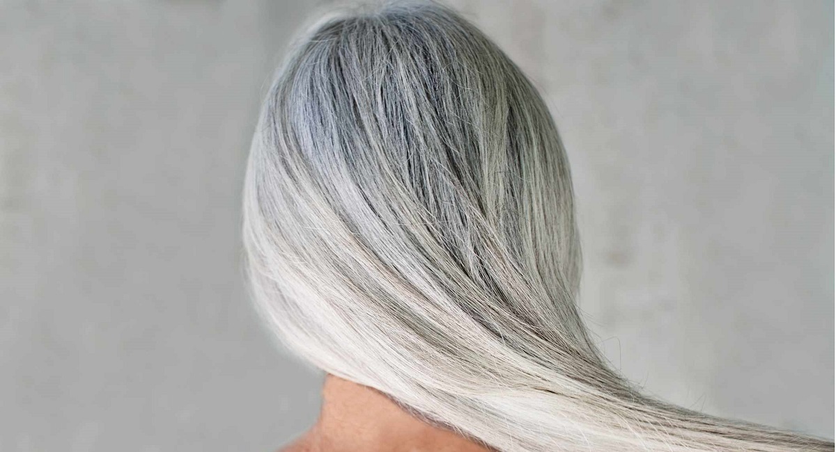 به این 7 دلیل، اجازه دهید موهایتان سفید شوند!