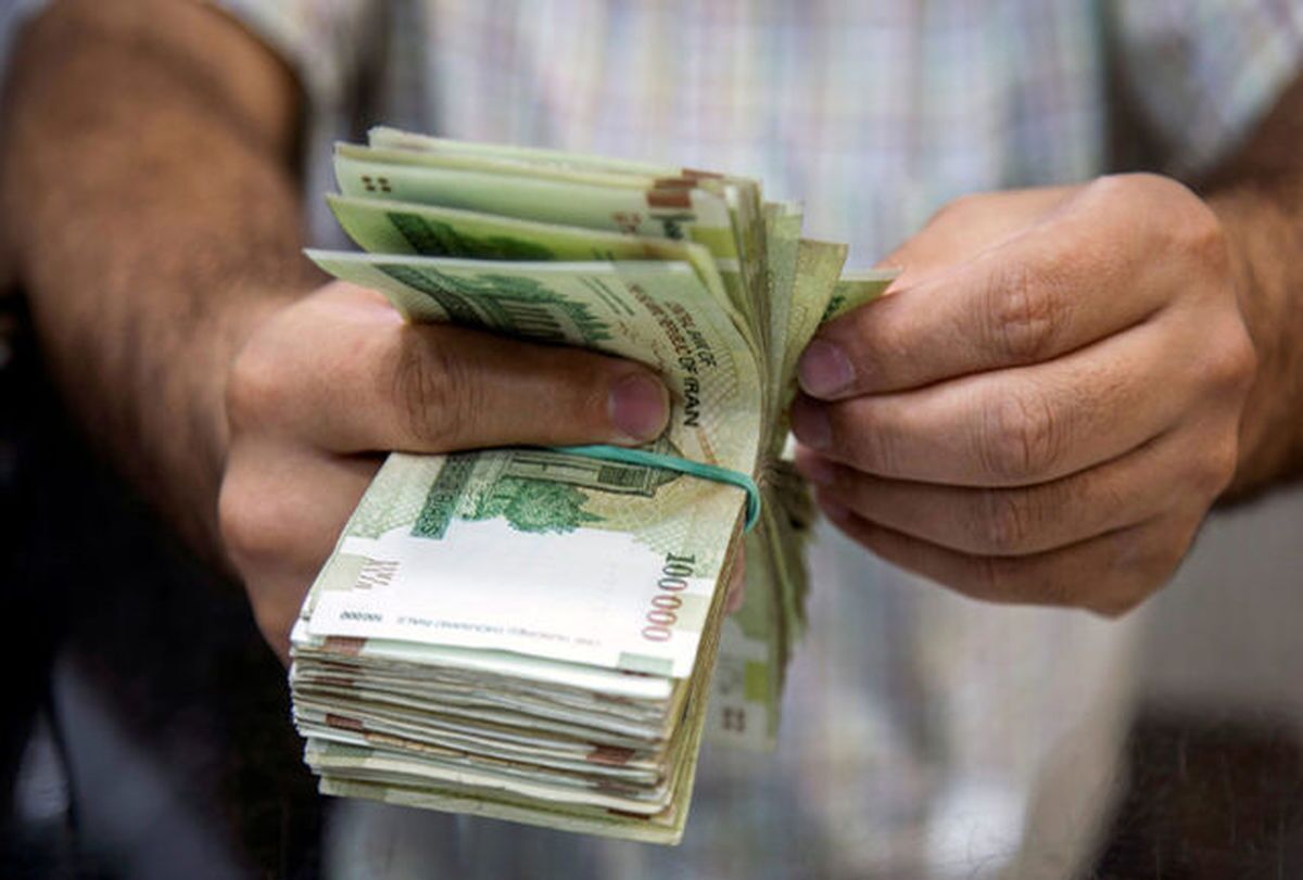 «دولت قادر به کنترل نرخ ارز نیست؛ چرا حقوق بگیران باید زیر فشار تورم باشند؟»