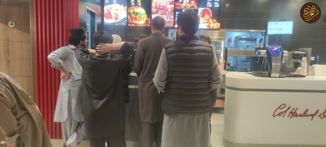 (ویدئو) تعطیلی رستوران کی‌اف‌سی در مردان پاکستان
