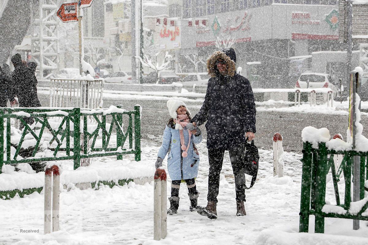برف و سرما مدارس مشگین‌شهر را تعطیل کرد
