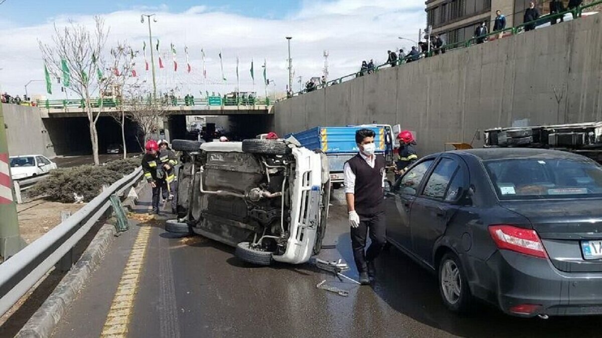 نقش تلفن همراه در تصادف‌های تهران مشخص شد