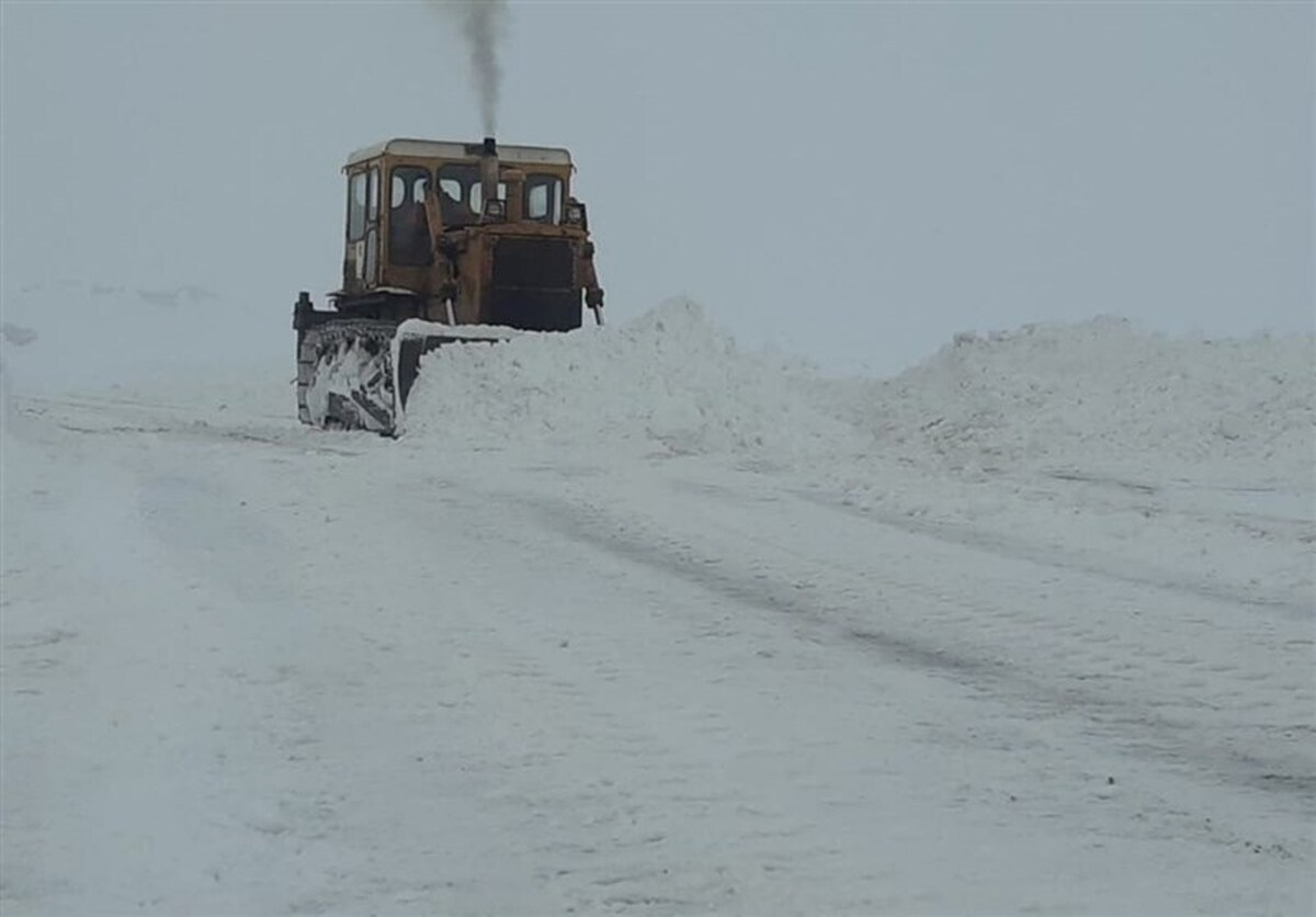 برف محور 80 روستای الیگودرز را مسدود کرد