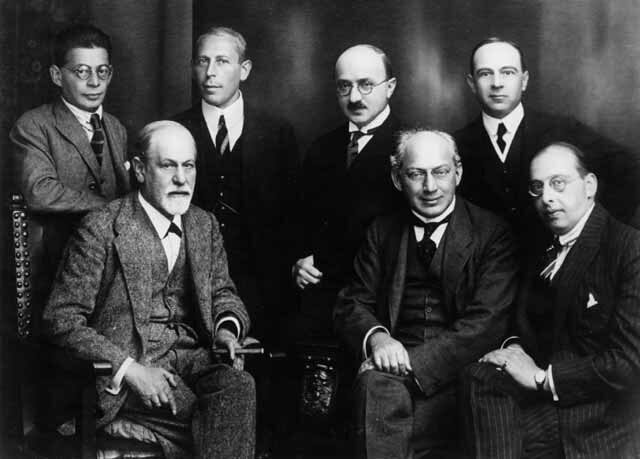 فروید دربارۀ «جنگ» به اینشتین چه گفت؟