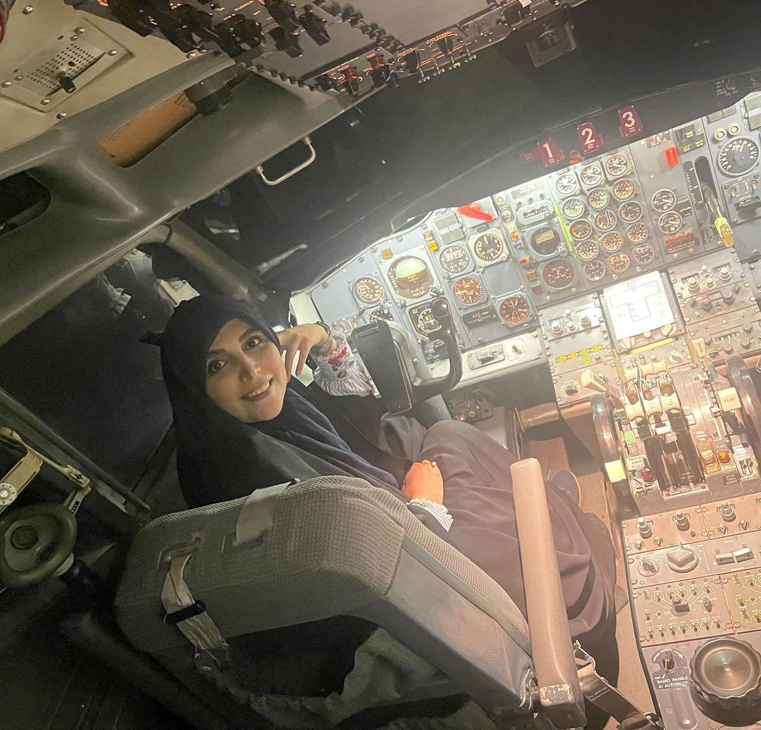 (تصویر) مجری زن صداوسیما، خلبان شد