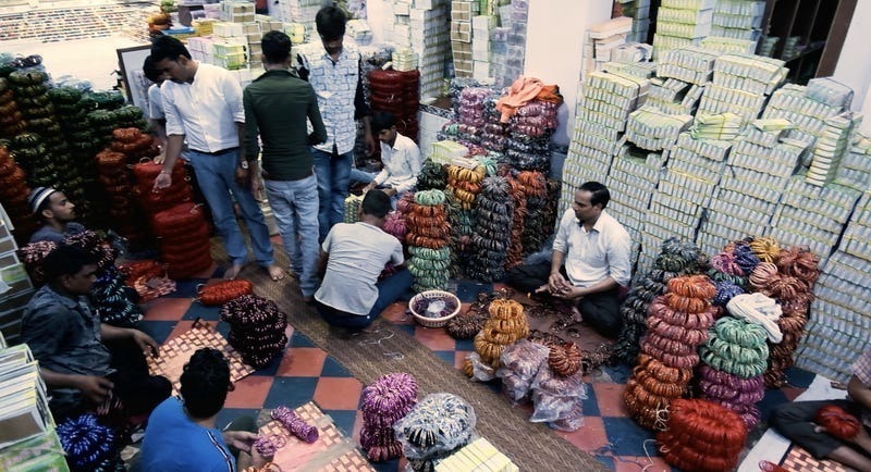 (تصاویر) النگو هندی؛ سفری به فیروزآباد بزرگترین تولیدکننده النگو شیشه‌ای