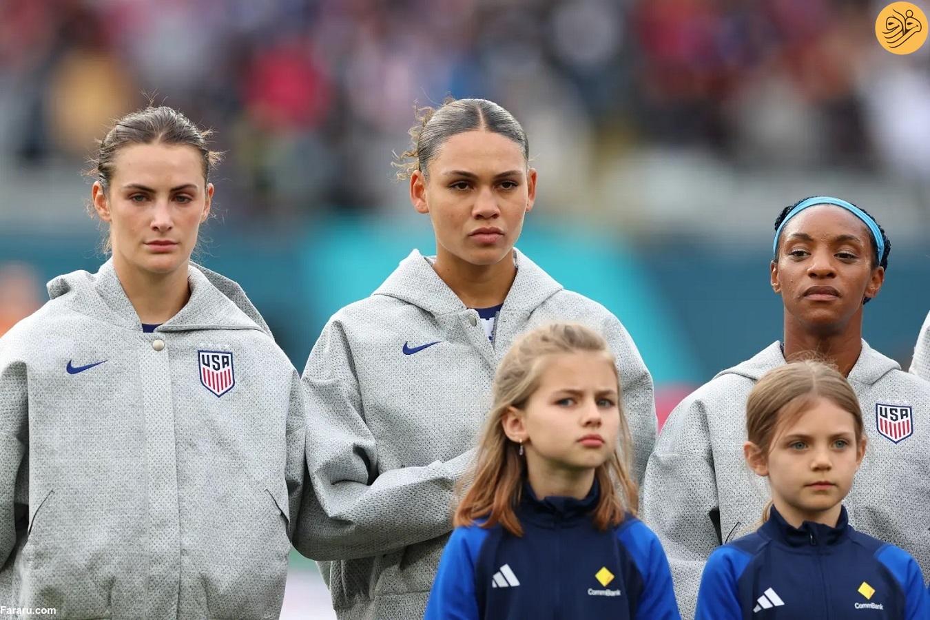 (ویدئو) جنجال سکوت بازیکنان تیم فوتبال زنان آمریکا هنگام پخش سرود ملی