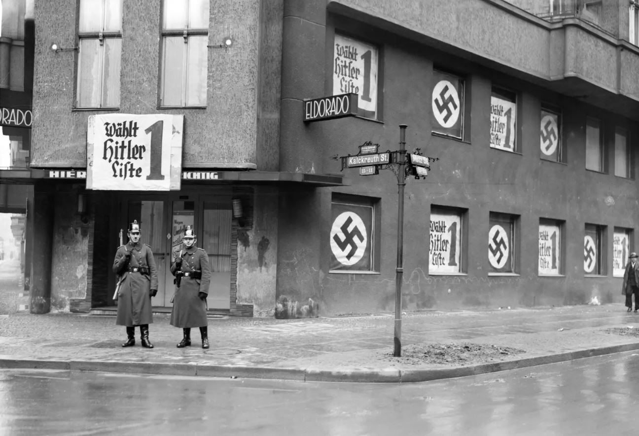 سالن کیتی: درون روسپی خانه بدنام دوره نازی‌ها و این که چگونه رهبران ریاکار نازی از روسپی‌ها به نفع خود بهره برداری می‌کردند / خوانده شد