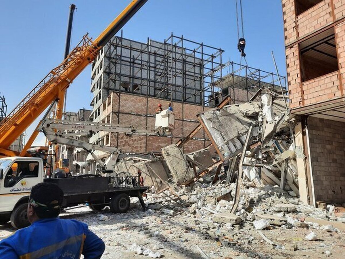 کشف جسد دو پلیس از زیرآوار ریزش چند ساختمان در جنوب تهران