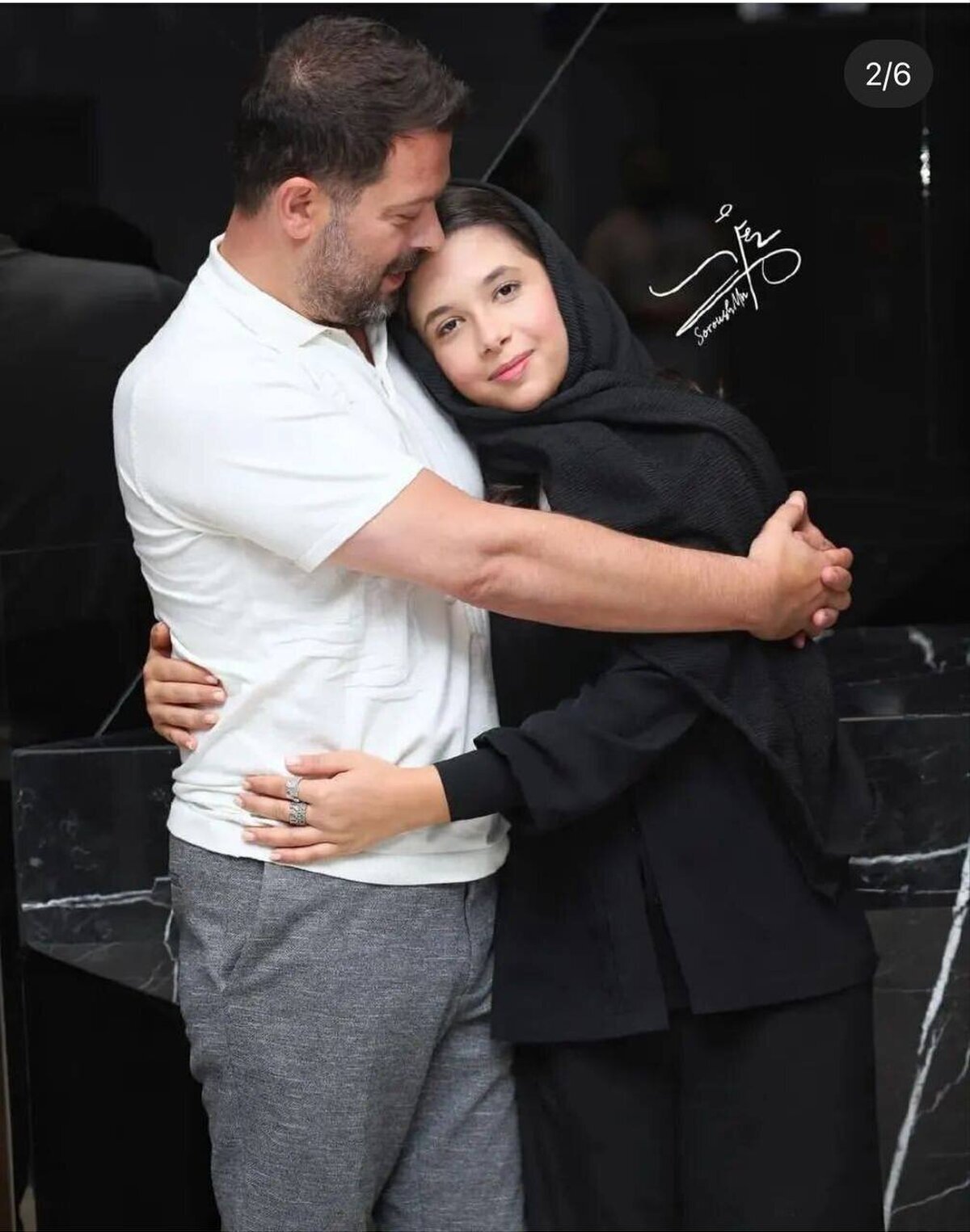 (تصویر) نگاه عاشقانه دختر پژمان بازغی در آغوش پدرش