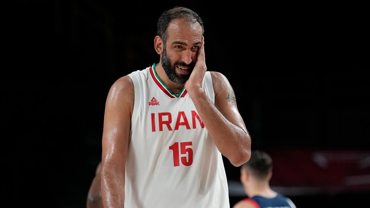 (عکس) استوری سروش رفیعی برای افسانه بسکتبال ایران!