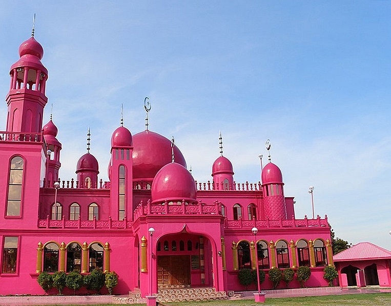 مسجد صورتی رنگ دیماکوم در فیلیپین